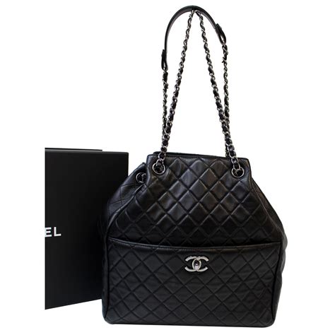 chanel bucket bag ราคา|bagas Chanel.